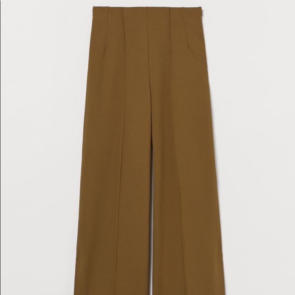 Wide leg pant with slit